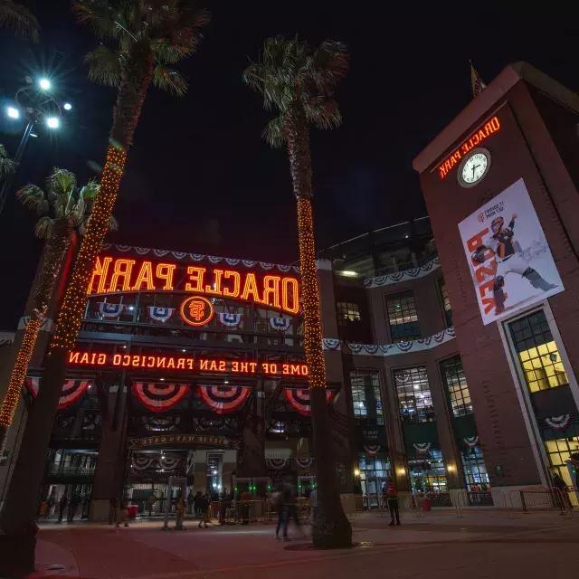 Oracle Park Willie Mays Plaza-Eingang